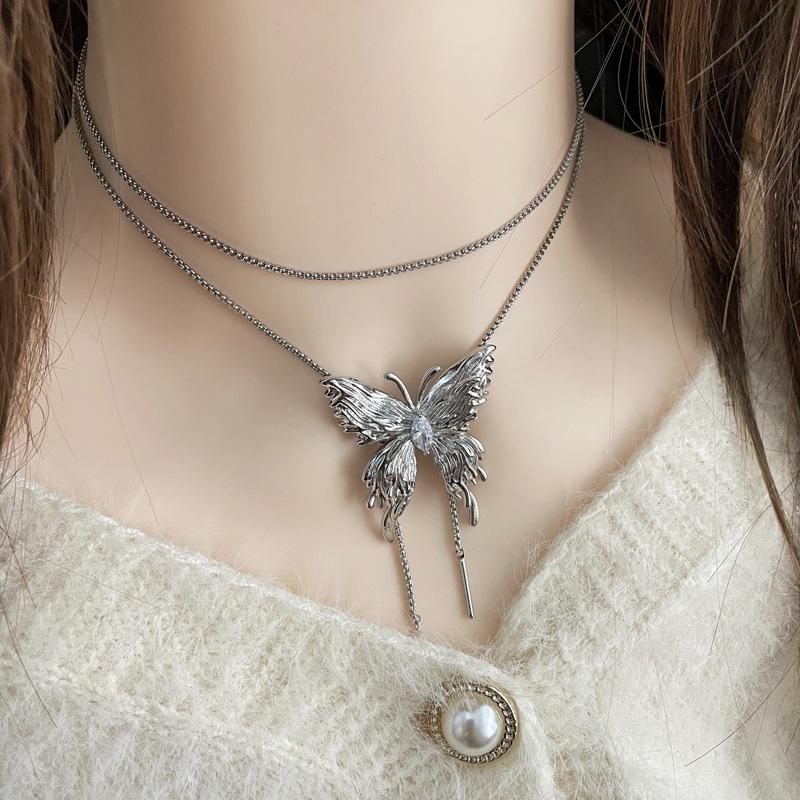 A Three-Belt Fashionable Silver Butterfly Necklace, Exquisite Diamond-Encrusted Pendant Design, Elegant Light Luxury Style, Noble And Unique Women