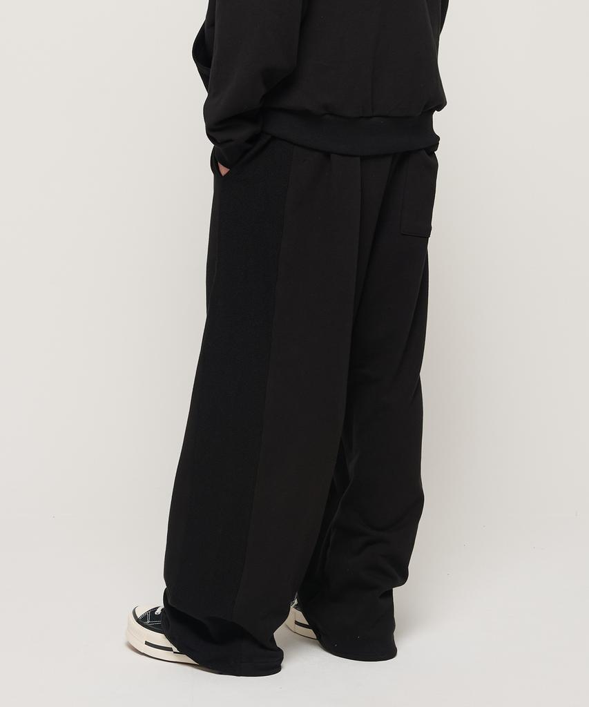CARGOBROS Y2K Style Basic Oversized Training Pants (Black)
