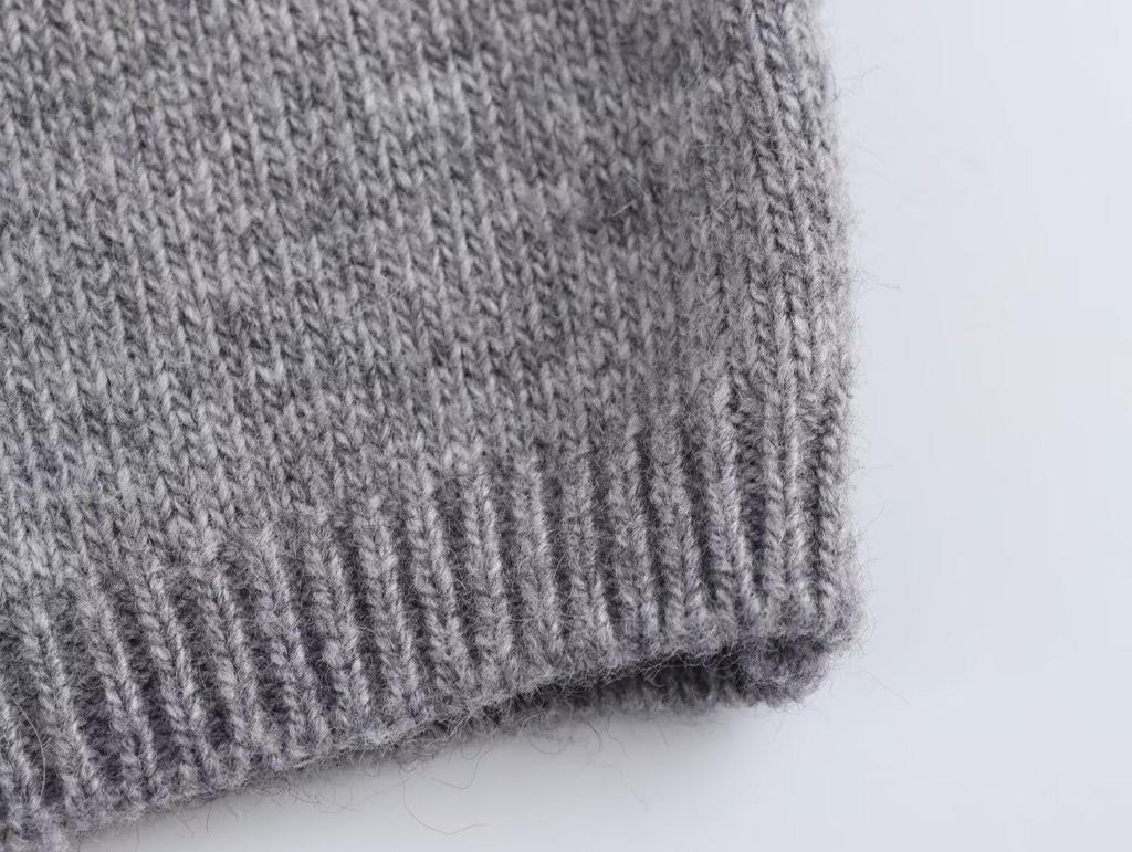 2024 Autumn Women's European & American Style 3D Bow Color Block Round Neck Knit Sweater