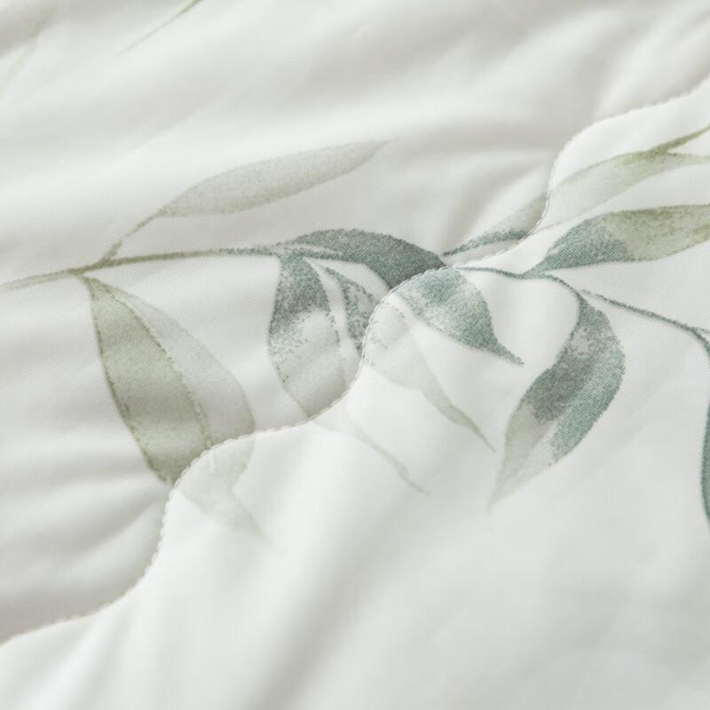 Fang En Cool-Touch Lightweight Summer Quilt