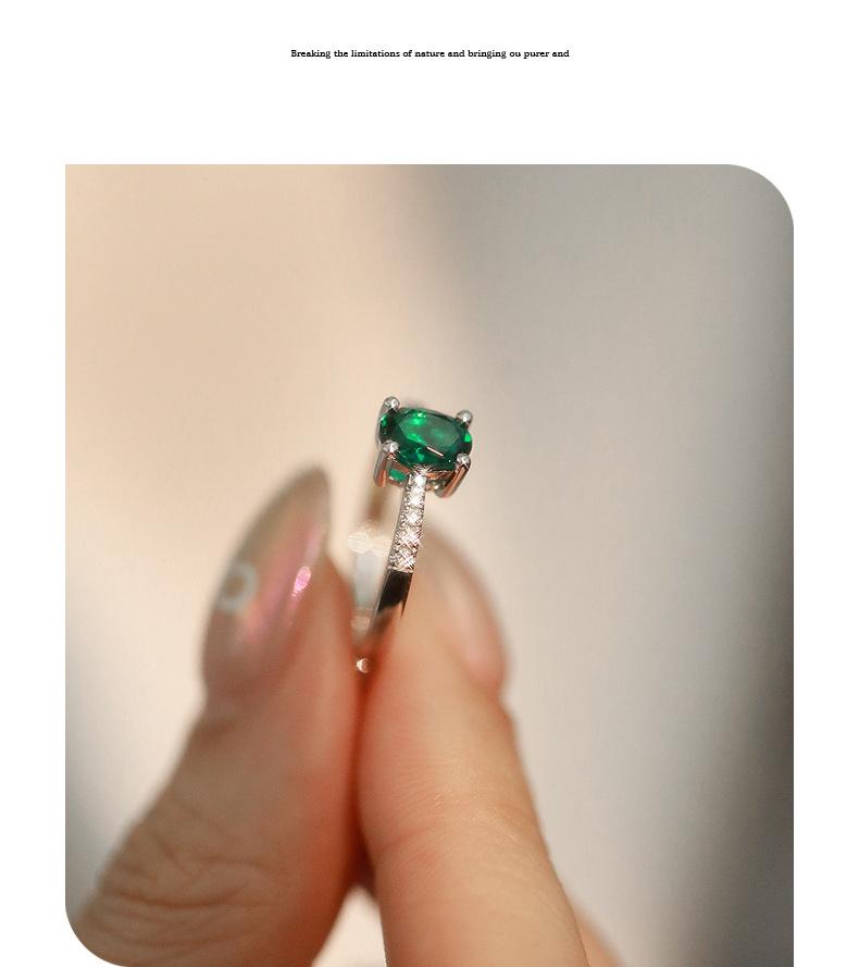 Classic Women's S925 Sterling Silver Emerald Ring - Light Luxury Egg-Shaped Gemstone Band