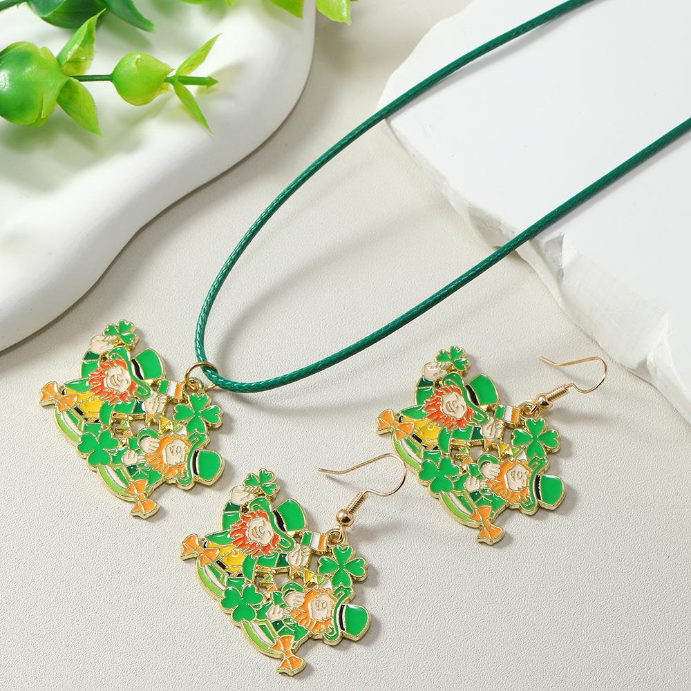 St. Patrick s Day Irish Green Clover Beaded Necklace