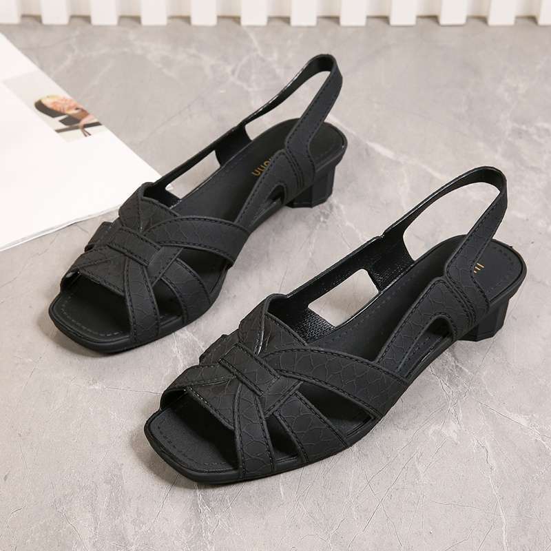 

Новые сандалии с рыбьим носком, женские летние, на толстом каблуке, с вырезами, модные для мамы, на мягкой подошве, пластиковые, нескользящие, под юбку, универсальные, крутые шлепанцы 36