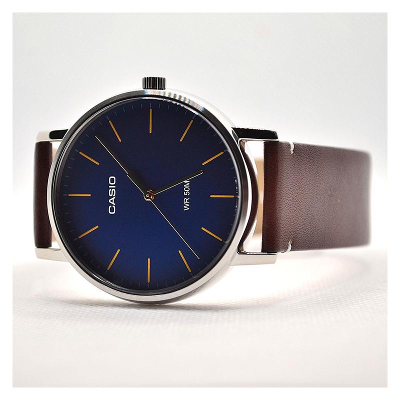 Casio STANDARD series fashion trend business retro classic pointer large dial waterproof quartz watch quartz movement leather strap MTP-E171L-2EVDF