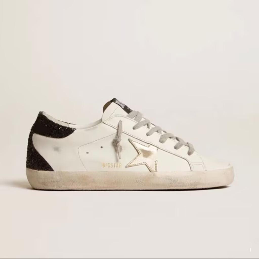Unisex Retro Distressed White Shoes: Versatile, Height-Enhancing Korean GG Star Design