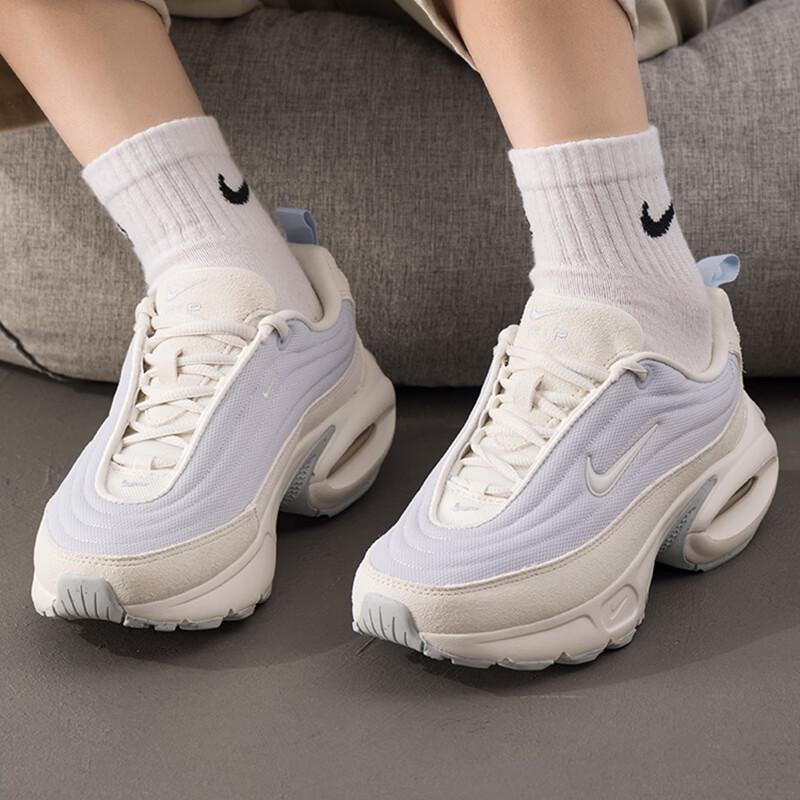 Nike All-Season Casual Sneakers 5.5