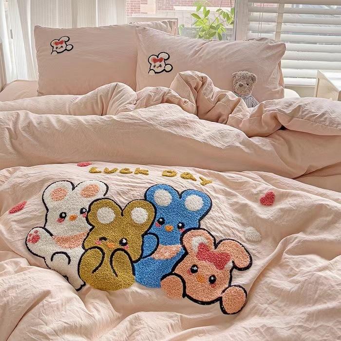 Class A Cotton Four-piece Set, Super Soft Cotton Towel, Embroidered Bed Sheet, Quilt Cover, Washed Cotton Three-piece Set, Comfortable And Soft Skin