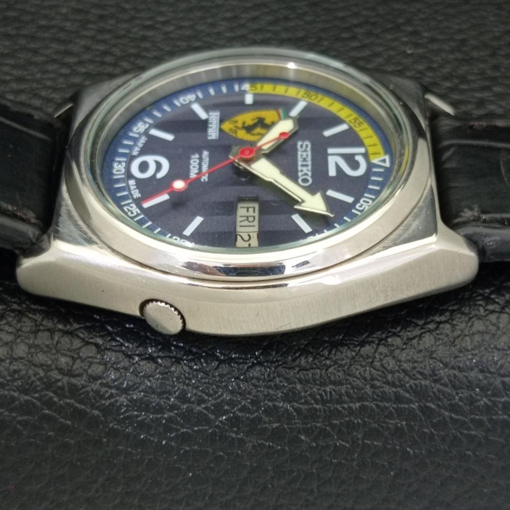JAPAN VINTAGE SEIKO AUTOMATIC 7009A MENS FERRARI DIAL WATCH a700503-5 R203-a700503