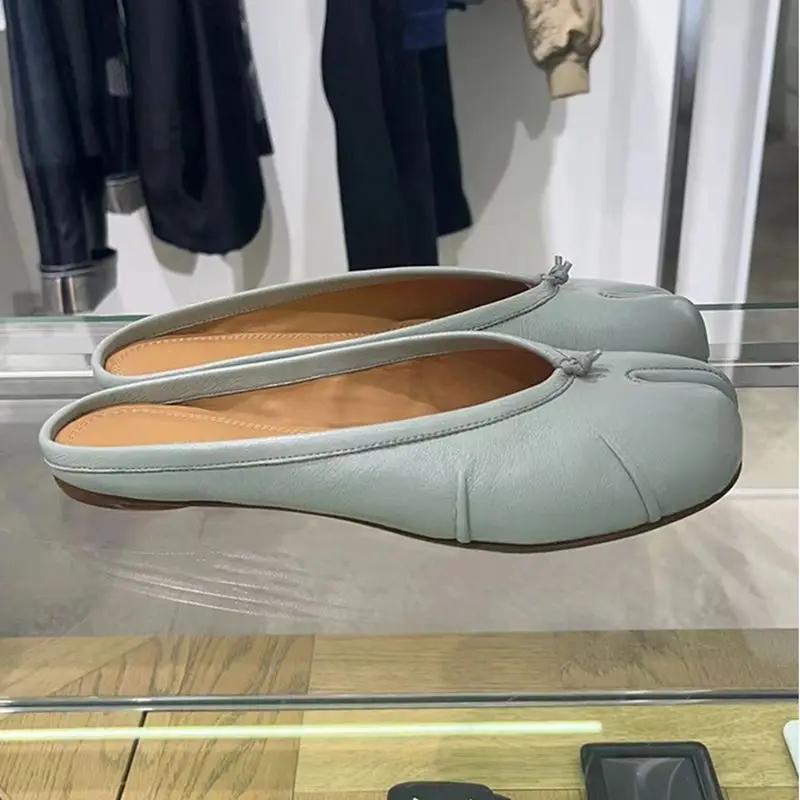 

Модные женские тапочки с раздельным пальцем таби ниндзя слипоны балетки с круглым носком женские мелкие ленивые слипоны лодочки с ремешком на пятке мюли обувь мягкие лоферы 40 синий