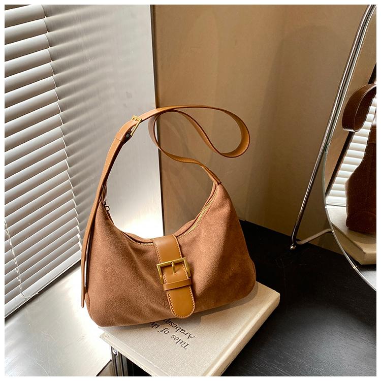 

Сумка-палка с квадратной пряжкой