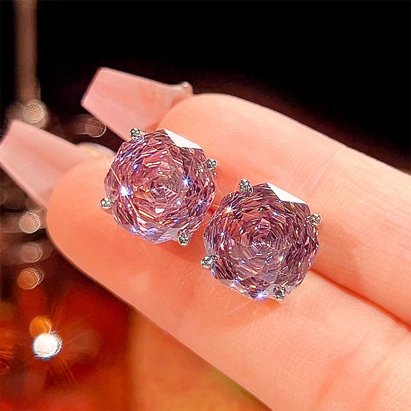 

Ювелирные изделия Медное основание Позолоченная Огранка «Миллениум» Темперамент Сухой розы Легкая роскошь Костюм Женский 16-12М