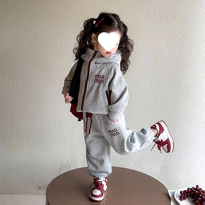 

Комплект худи и брюк для девочек в корейском стиле - Модный костюм-двойка на осень/зиму 2025 130