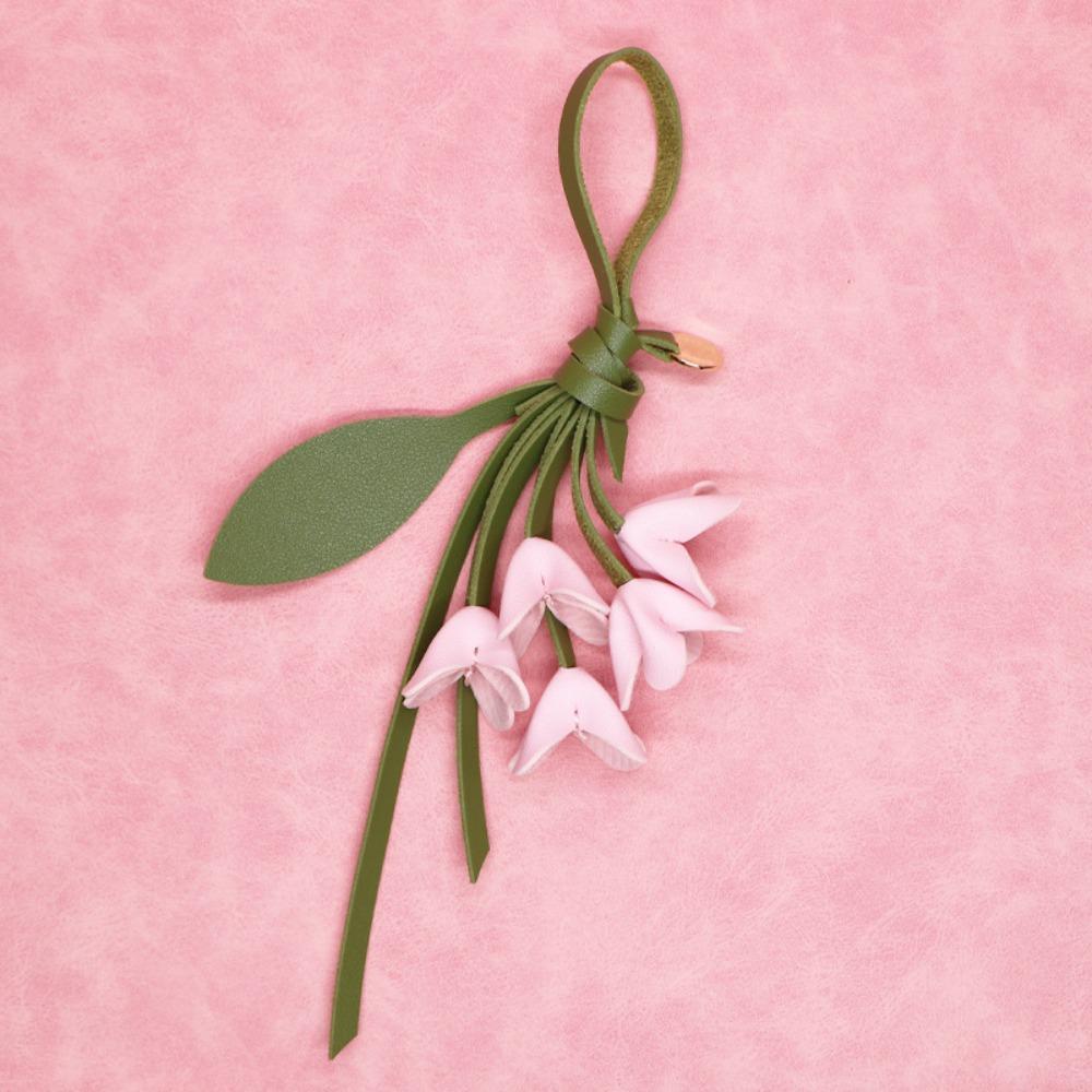 Lovely Hanger Flower Pu Leather Pendant Handmade Cartoon Leather Keychain Creative Car Keyring Bag Pendant Women розовый