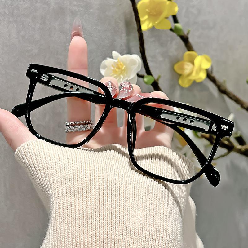 The versatile and fashionable small square-framed perfume can replace the classic anti-blue light scented glasses