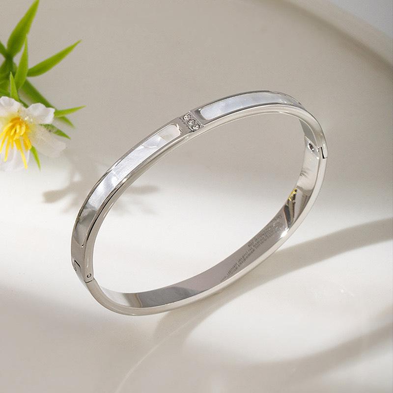 Korean White Mother-of-Pearl Shell & Rhinestone Diamond Bracelet in Titanium Steel
