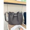 Bucket bag women's new commuter versatile messenger bag bag 2026 retro shoulder armpit bag high-end casual women's bag