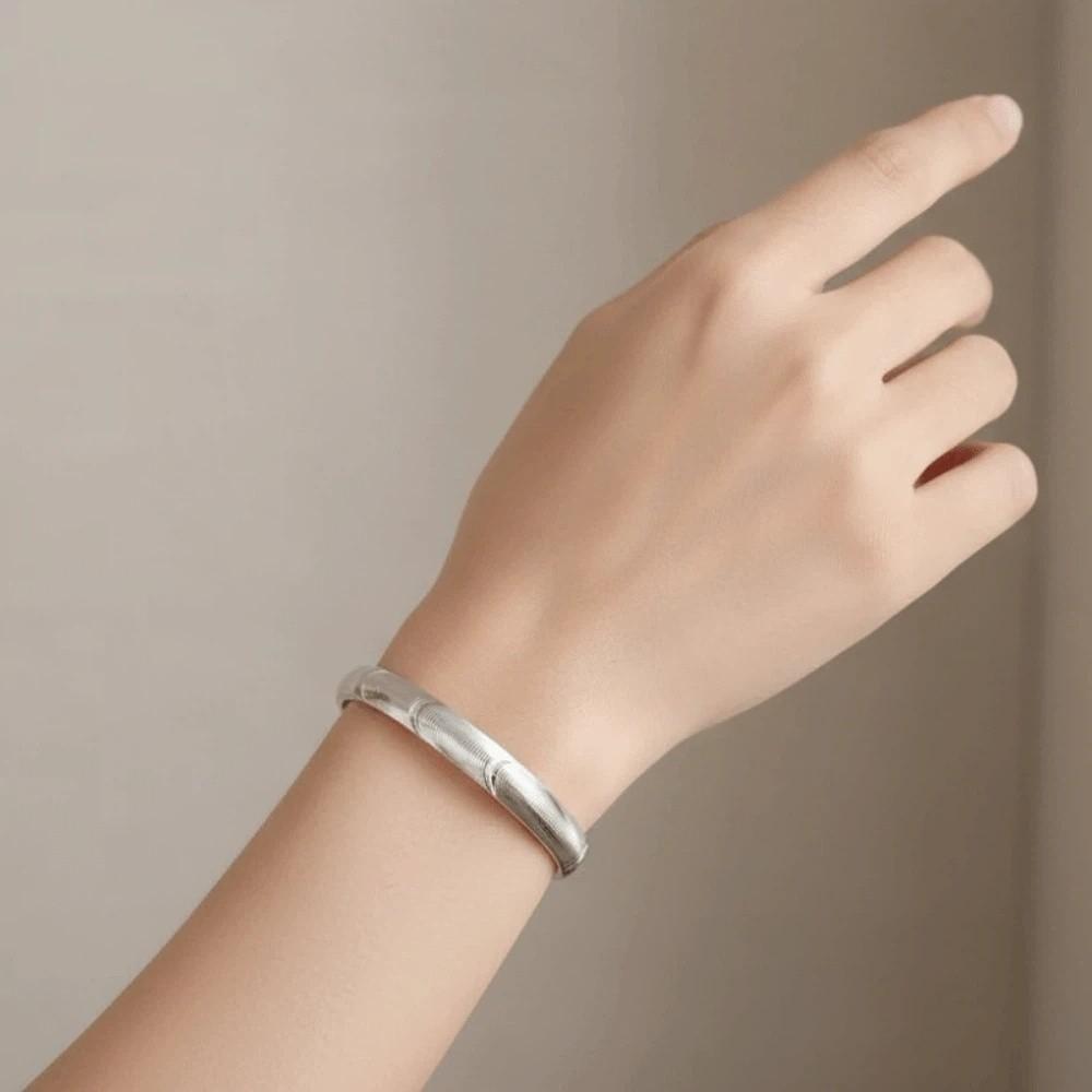 Zinc Zinc Alloy Cat's Eye Bracelet Waterproof Golden Wristband Versatile Opening Brushed Bangle  Friends