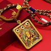 Tibetisches Thangka-Goldhalskette mit Münzanhänger mit den Fünf Kaisern und Gelbem Jambhala für Reichtum und Wohlstand.