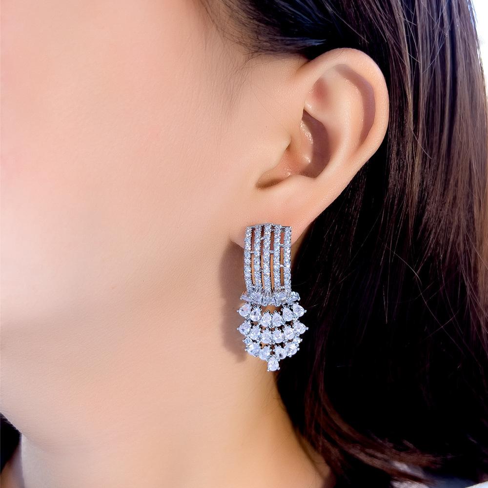 Needle Light Luxury Micro-Inlaid Zircon Earrings Temperament Super Flash Water Drop Banquet Dress Accessories Earrings