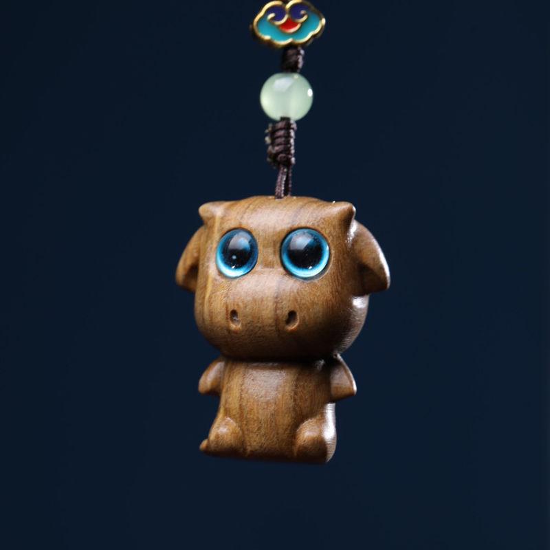 Retro Green Sandalwood Cow Carving Keychain & Phone Lanyard - Cute Forest Style for Women