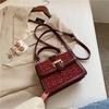 Niche Light Luxusní Malá taška do podpaží v malém voňavém stylu Senior Sense of Mini Crossbody Taška Jednoduchá Všestranná Ležérní Odstavec Tašky přes rameno