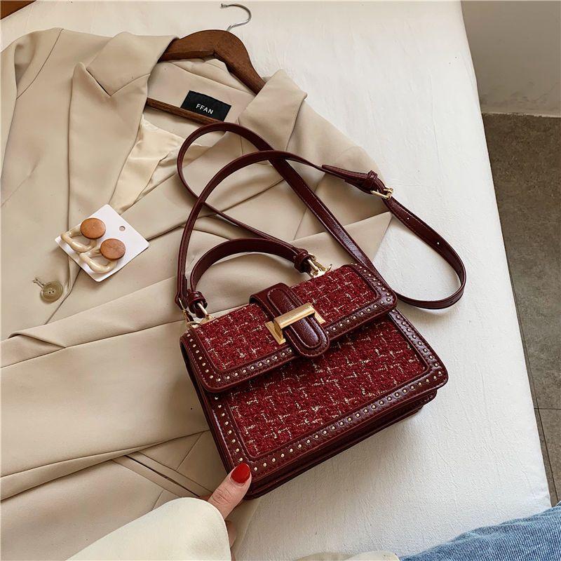 Niche Light Luxusní Malá taška do podpaží v malém voňavém stylu Senior Sense of Mini Crossbody Taška Jednoduchá Všestranná Ležérní Odstavec Tašky přes rameno