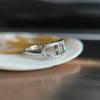 Серебряное кольцо с фианитами, вес изделия 2,56 гр (2208891)