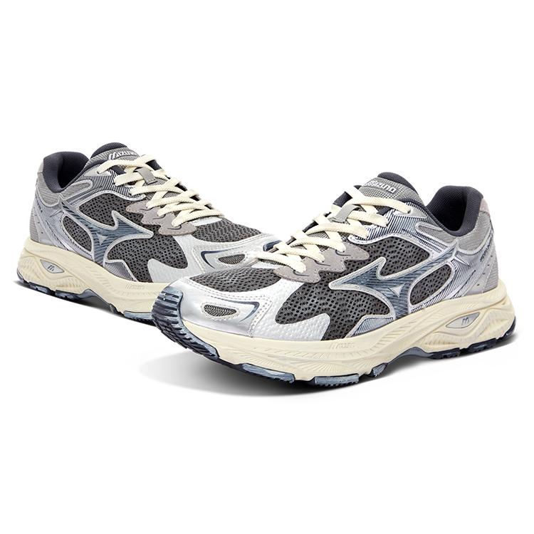 Nové Mizuno Racer S 'Stříbrnošedé' D1GH223519