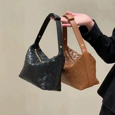 2024 Spring and Summer New Fashionable Versatile Hand-woven Handbag Shoulder Armpit Bag Internet Celebrity Dumpling Bag of the Same Style