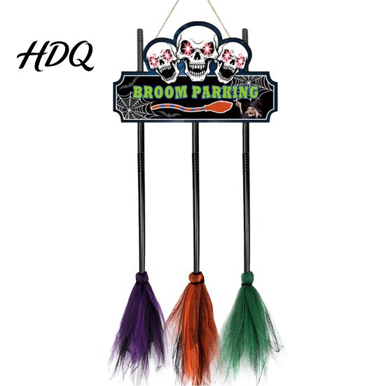 Halloween Door Hanging Sign Broom Parking with 3 Witch Brooms Hocus Pocus Themed Wooden Sign Easy Festive Wall Art Funny Pendant for Front