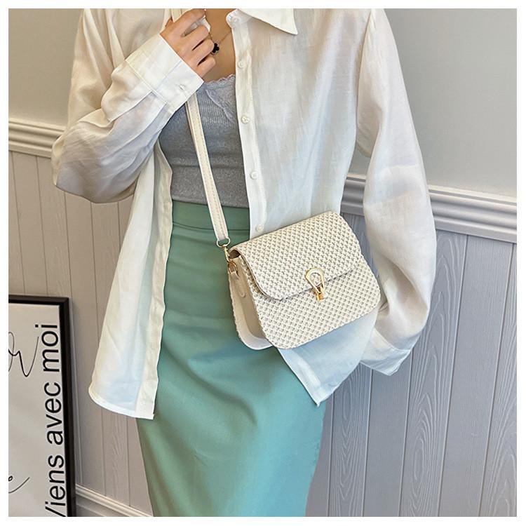 2024 New Fashion Woven Bag Stylish Chain Shoulder Bag For Daily Commuting Beach Bag