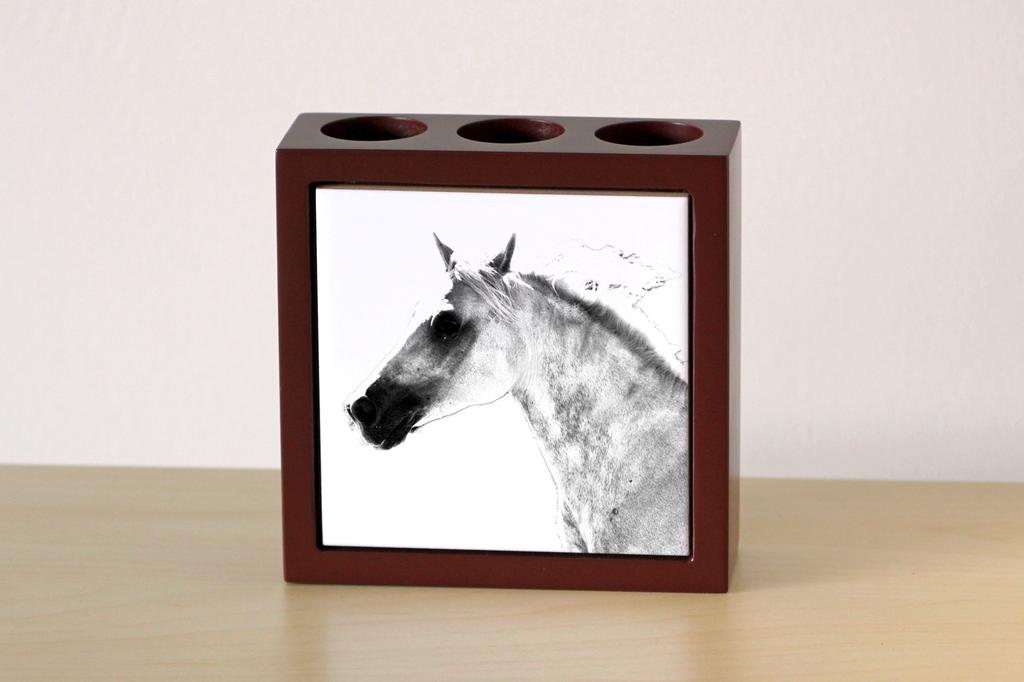 Barb Horse – Pen holder with a horse, desk organizer with a print | Art-Dog