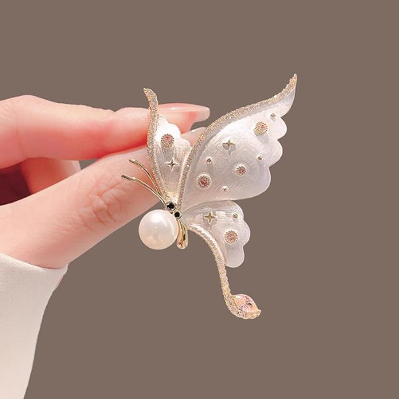 Fashion Temperament Butterfly Brooch Elegant Light Luxury Brooches Versatile Exquisite Corsage Clothing Accessories Gifts
