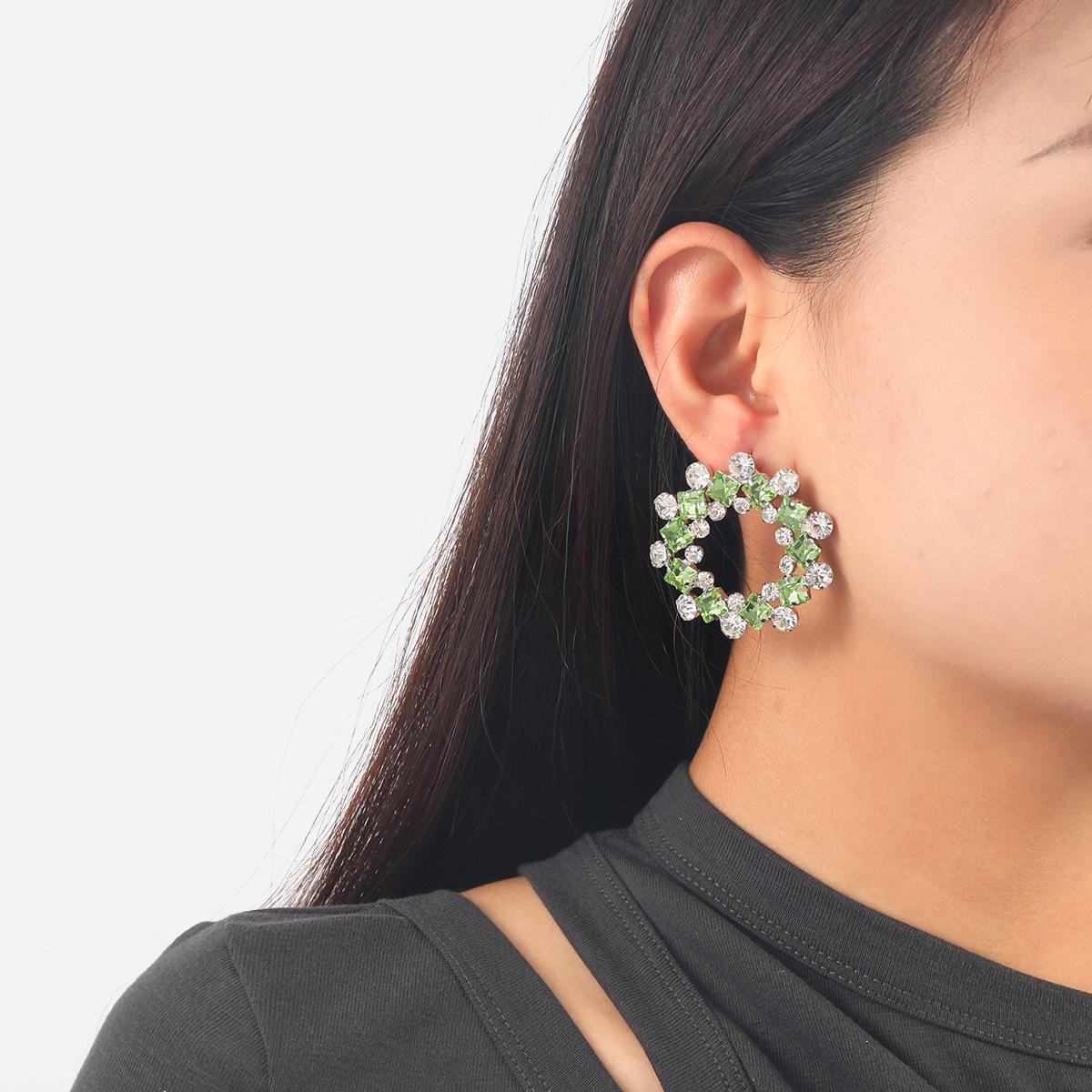 

2024 Elegant Multi-Color Floral Earrings for Women зелений