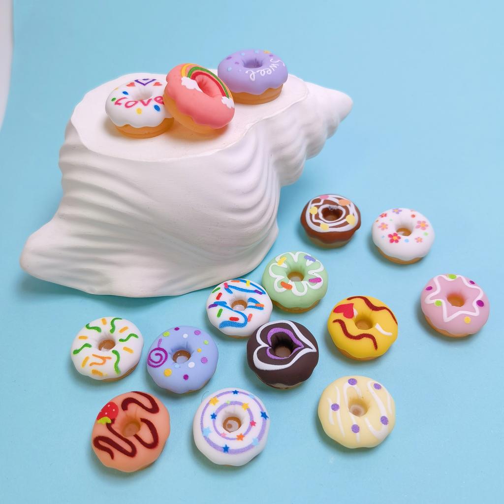 New Arrive 100Pcs/Bag 20*10MM Miniature Doll House Food Toys Mixed Colors Doughnut Flatback Cabochons for Scrapbooking DIY