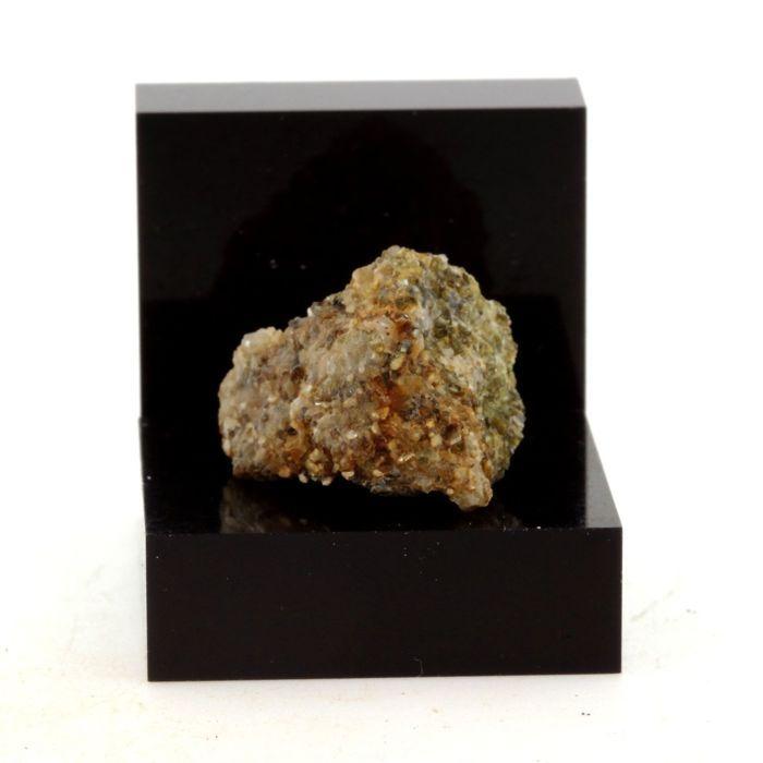 Pyroaurite 26.96 carats