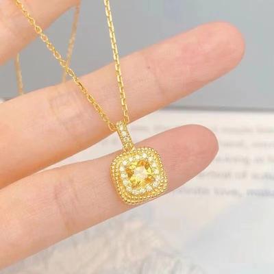 Kleine Zuckerwürfel-Halskette für Frauen mit kleinem gelbem Kristallbrot Schlüsselbeinkette Licht Luxus Nische Schlichter Designstil