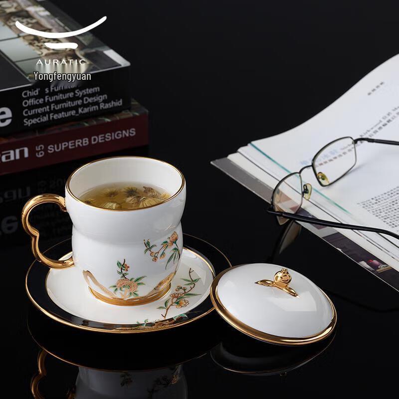 Yongfengyuan Pomegranate Garden Madam Porcelain Lidded Cup Set