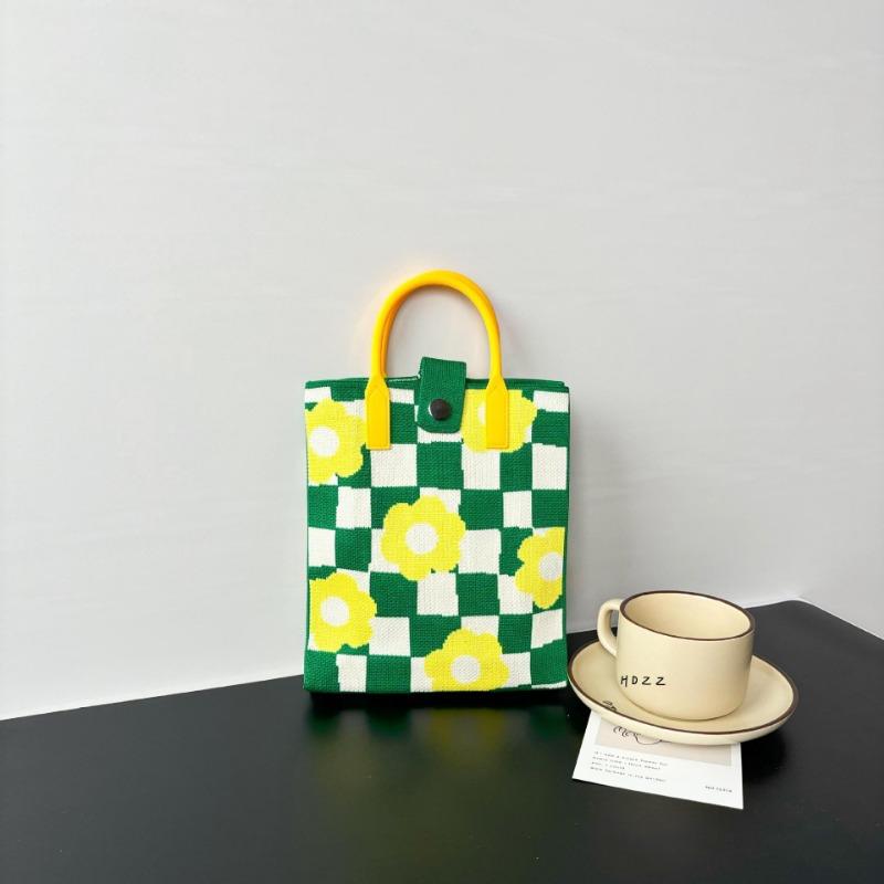 New large-capacity knitted bag, mobile phone bag, niche shoulder messenger bag, high-end, cartoon fashion handbag.