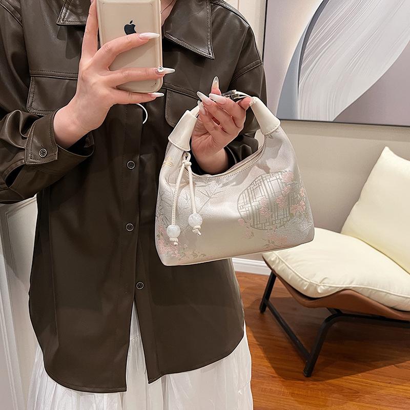 2026 Fashi Nuovissima Borsa a Forma di Raviolo Ricamata in Stile Cinese Lusso Nicchia Natial Trendy Borsa a Mano Quotidiana Regalo per Signora