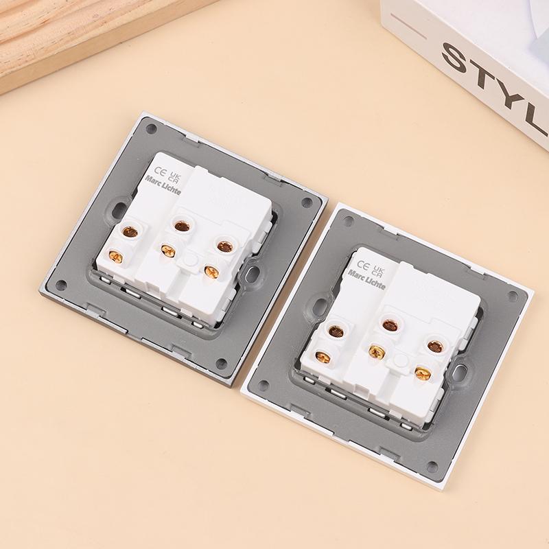 Uniwersalne gniazdko 18W Type-C Quick Charge 5-pinowe, Brytyjskie gniazdko elektryczne ścienne z ładowarką USB, Biała inteligentna podwójna wtyczka gniazdka zasilającego