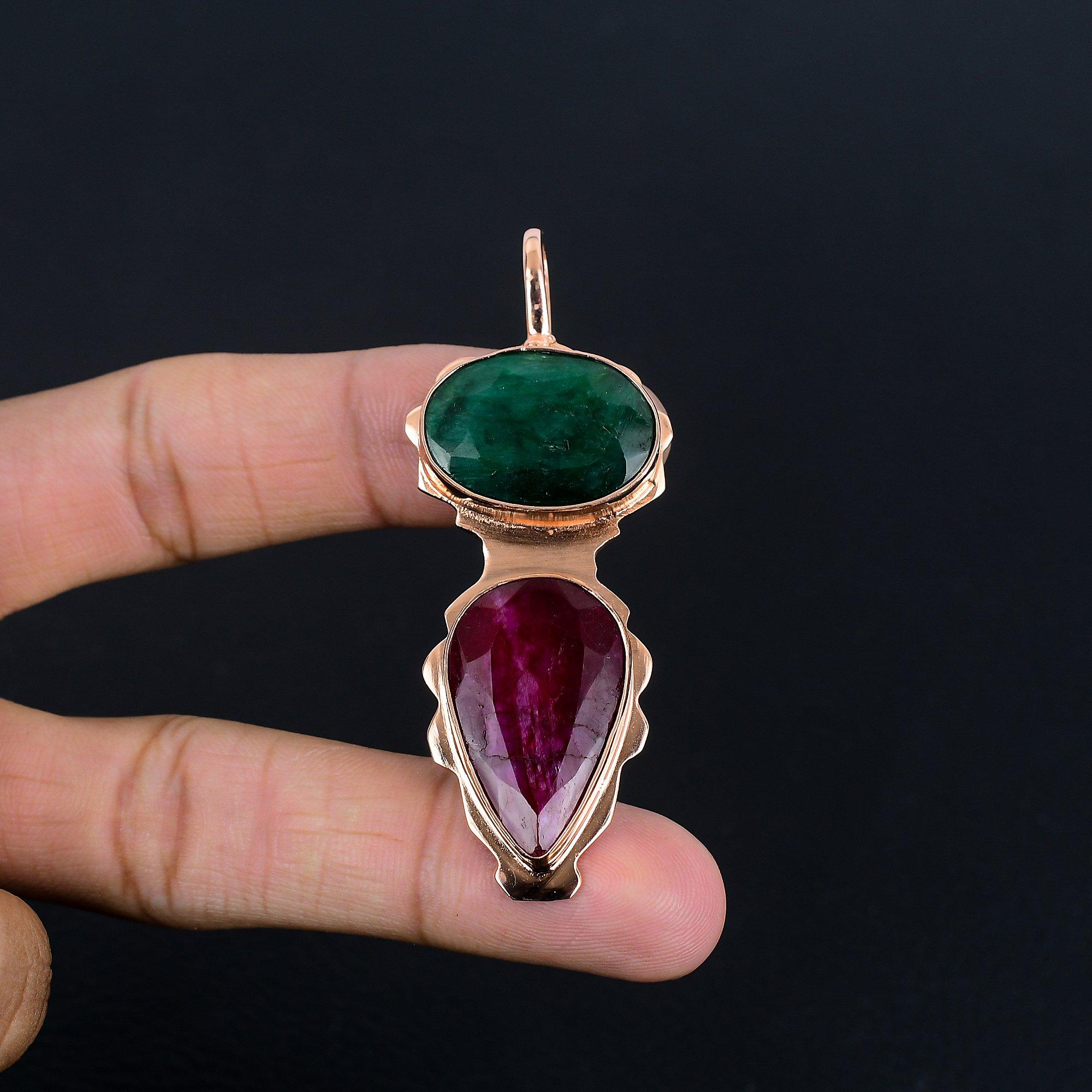 

Подвеска с рубином и изумрудом, Блестящая медная подвеска с драгоценным камнем, Подвеска ручной работы ко Дню матери 2.75 Inches