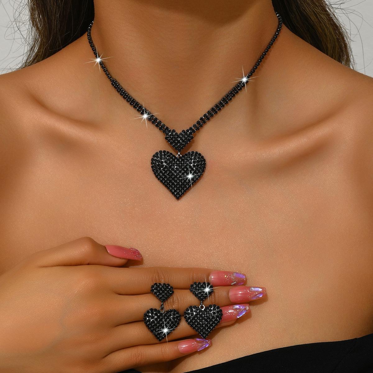 

3 шт. Милое нежное сердце, бриллиантовая вставка, женское ожерелье, набор серег, вечеринка на музыкальном фестивале, нишевая мода, подходящие аксессуары 47cm чёрный