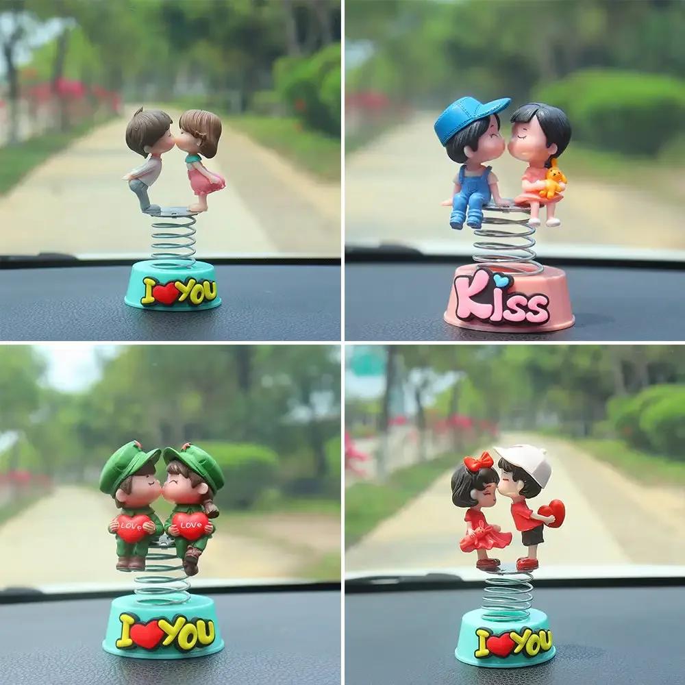 Bonito desenho animado casal primavera balançando a cabeça painel do carro boneca ornamento decoração interior do carro acessórios para presente