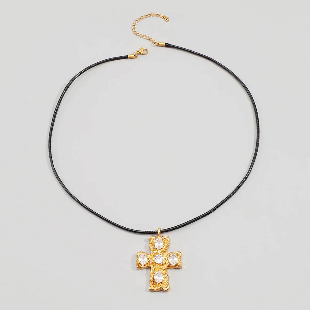 Diamond Studded Neckchain Fashionable Crucifix Pendant Necklaces Adjustable Collarbone Chain Cross Jewelry Ornament