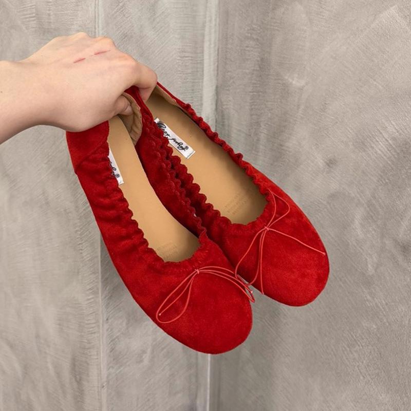 Fashion SUOJIALUN Autumn New Brand Women Flat Shoes Fashion Round Toe Pleated Shallow Slip On Boat Shoes Soft Flat Heel Single Shoes