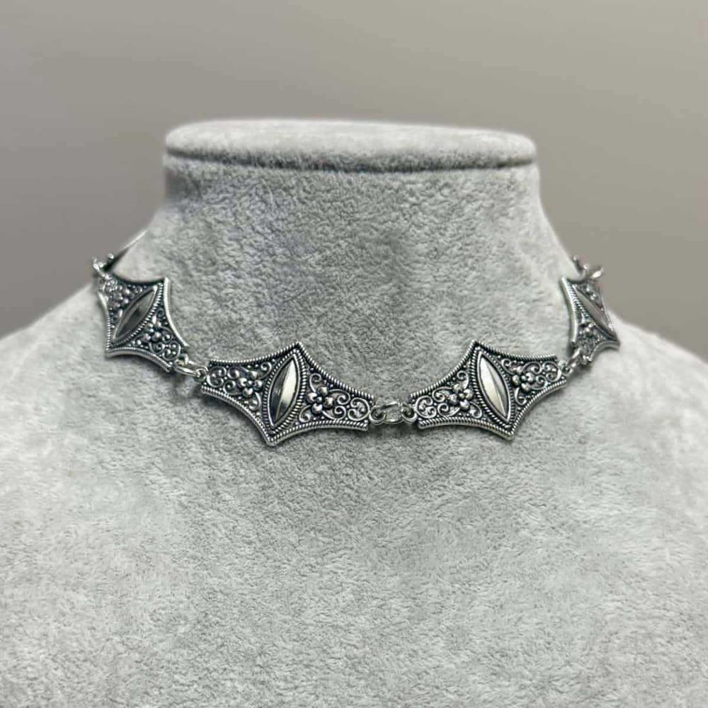 Boho Western Vintage Floral Carved Design Choker Silver Color Necklace for Men Women Exaggerated Punk Daily Wear Party Jewelry