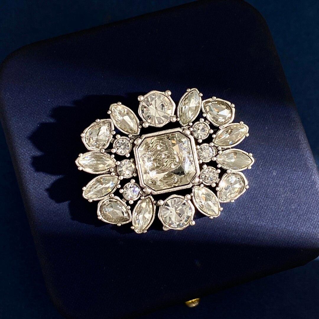 

НОВИНКА IN2023, винтажная великолепная круглая дрель классического размера, дрель для конского глаза, дрель с каплями воды, декоративная брошь с имитацией кристалла гагат