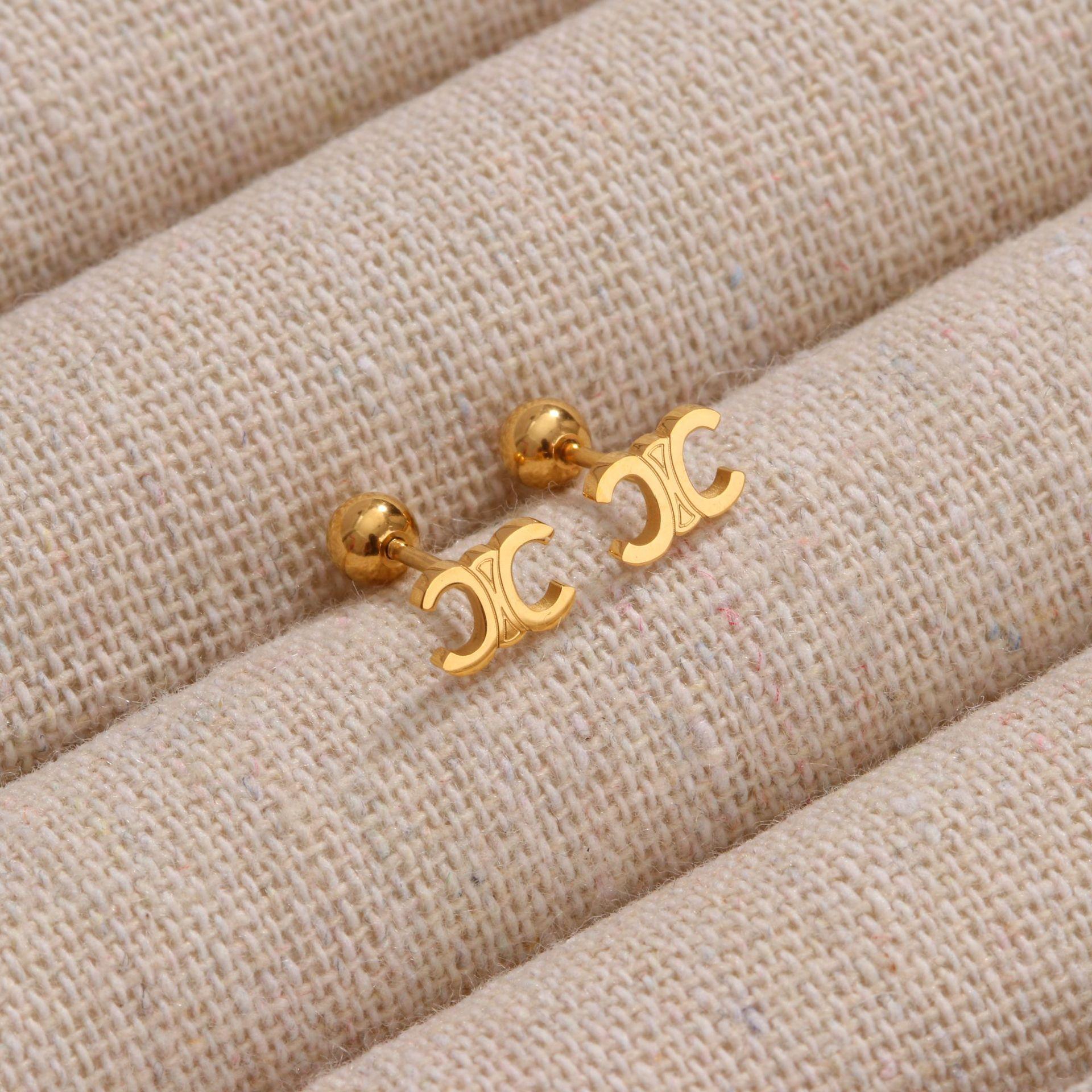 

Модні сережки з титанової сталі Гвинти Сітка Червоні сережки Кістяні гвоздики Не втрачають колір Жіночі сережки Сережки з чотирма листами конюшини