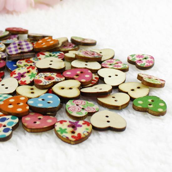 100Pcs Multicolor Heart Shaped 2 Holes Wood Sewing Scrapbooking Buttons